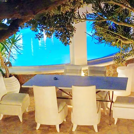 Mykonian Iros & * Mykonos Town